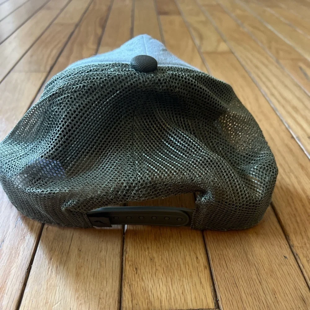 Tommy Bahama snapback Trucker Hat Baseball Cap Mesh Mountains Sunrise Trees - Picture 2 of 6